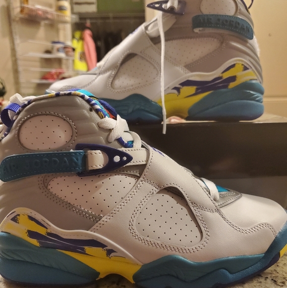 Jordan Retro 8 White Aqua (W) - Picture 2 of 4